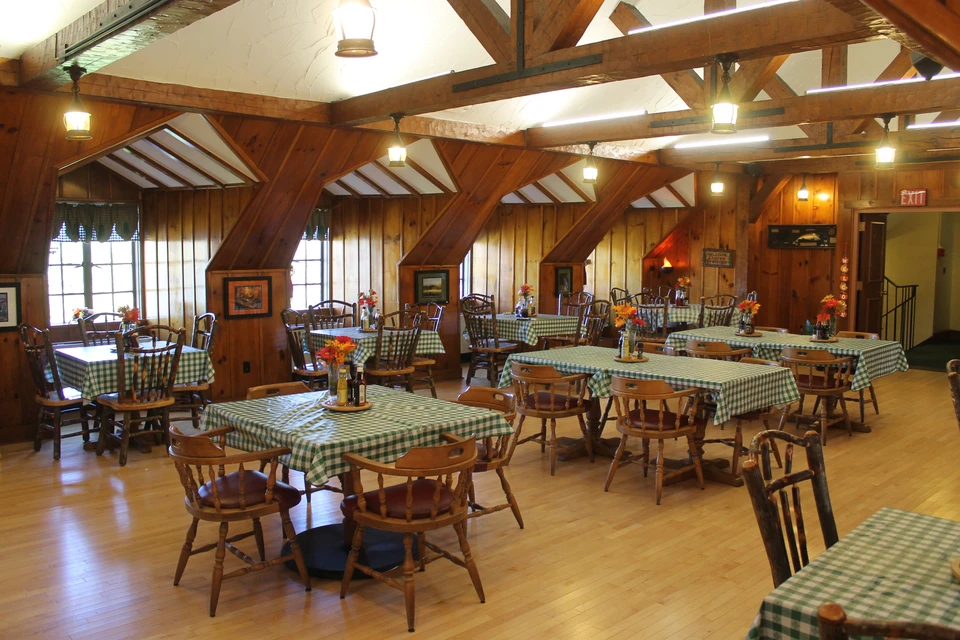 Inside the Red House Restaurant - Autumn (2016-11-05)